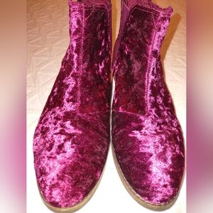 Tom's Red Velvet Dress Bootie Size 8. Nearly New!